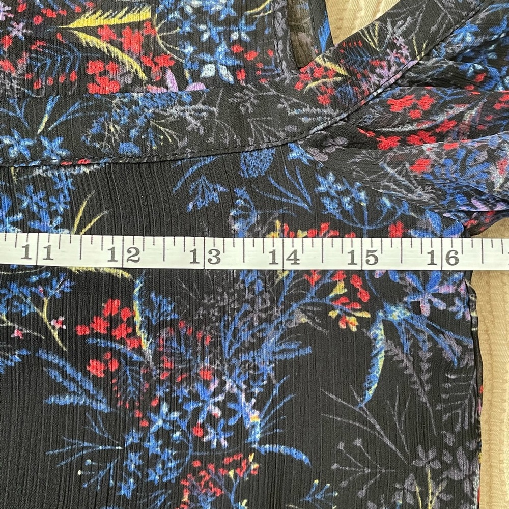 H&M Cold Shoulder Top - Picture 6 of 8